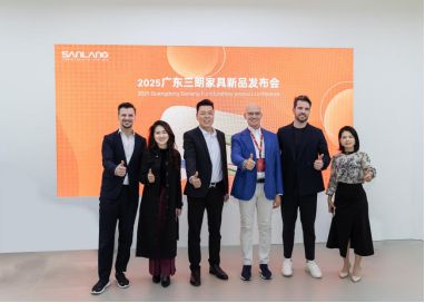 桌椅闪耀广州家博会创新设计摘双奖！不朽情缘正规网站三朗FINN系列餐(图2)