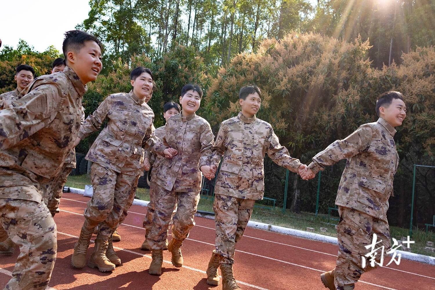 ｜南方日报、南方+2025年度照片不朽情缘试玩网站光影为纪心映万象(图2)