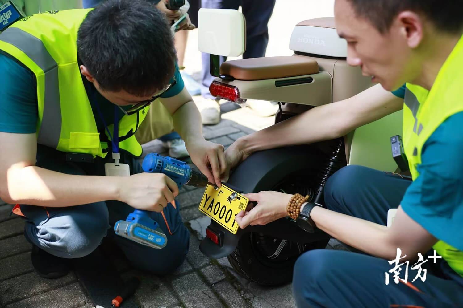 ｜南方日报、南方+2025年度照片不朽情缘试玩网站光影为纪心映万象(图1)