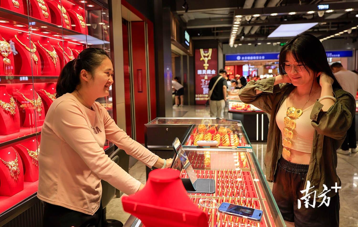 ｜南方日报、南方+2025年度照片不朽情缘试玩网站光影为纪心映万象(图18)