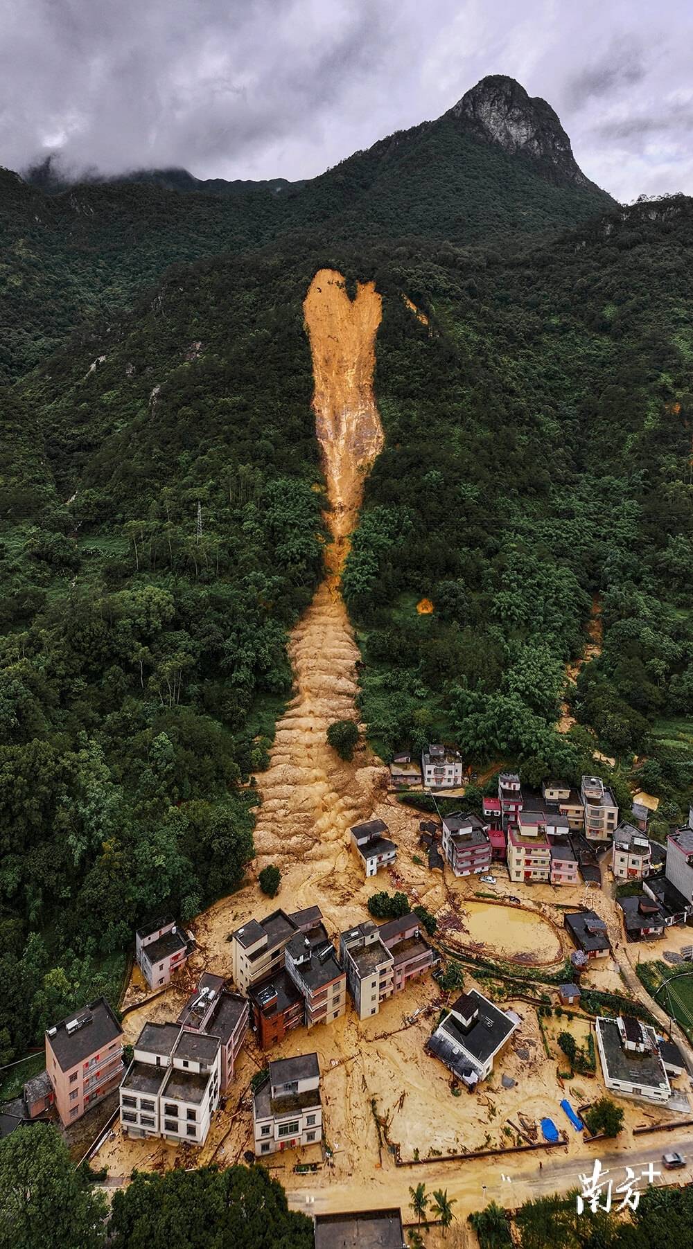 ｜南方日报、南方+2025年度照片不朽情缘试玩网站光影为纪心映万象(图39)