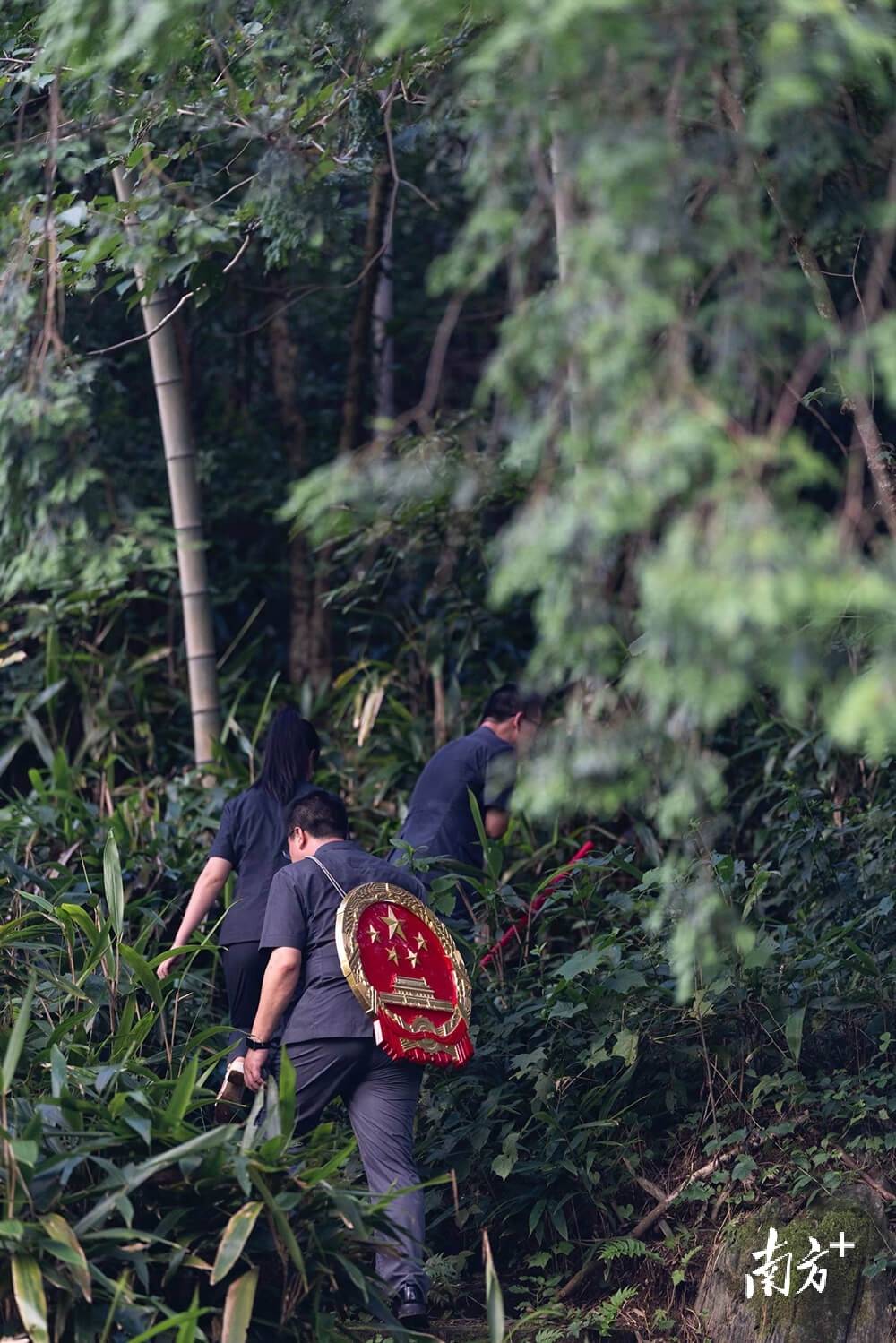 ｜南方日报、南方+2025年度照片不朽情缘试玩网站光影为纪心映万象(图44)