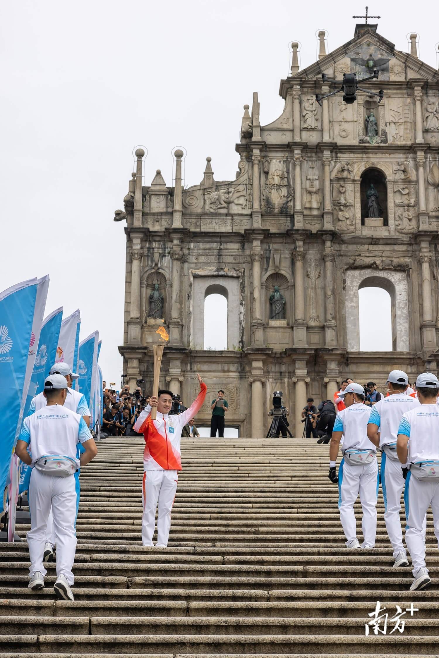 ｜南方日报、南方+2025年度照片不朽情缘试玩网站光影为纪心映万象(图68)